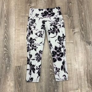 Athleta Floral Capri Leggings • Size Small • Black/Purple Activewear